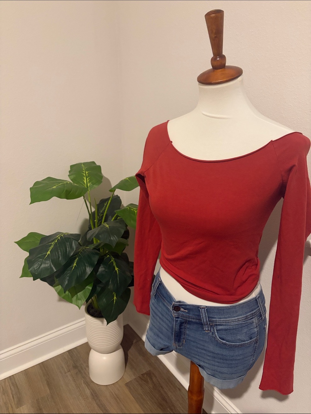 Brandy Melville Rust Red Long-Sleeve Scoop Neck Top
